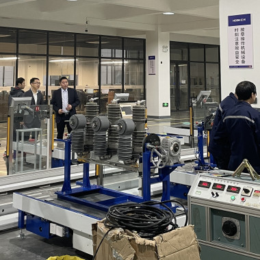 国网浙江乐清市供电有限公司总司理李建宇一行莅临尊龙凯时电气集团调研