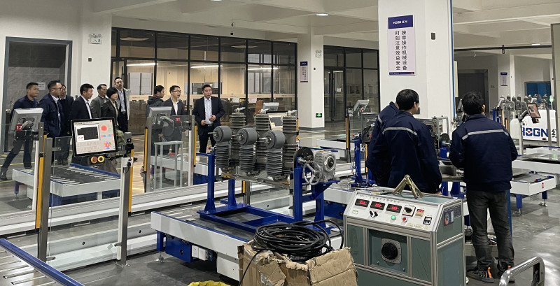 国网浙江乐清市供电有限公司总司理李建宇一行莅临尊龙凯时电气集团调研